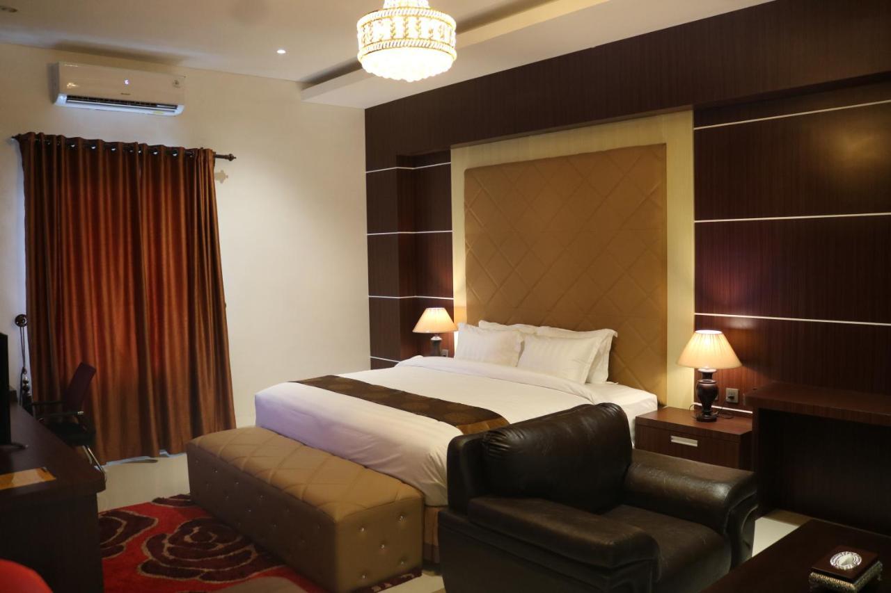 Singapore City Hotel Batu Bara Sungaibalai Exterior photo